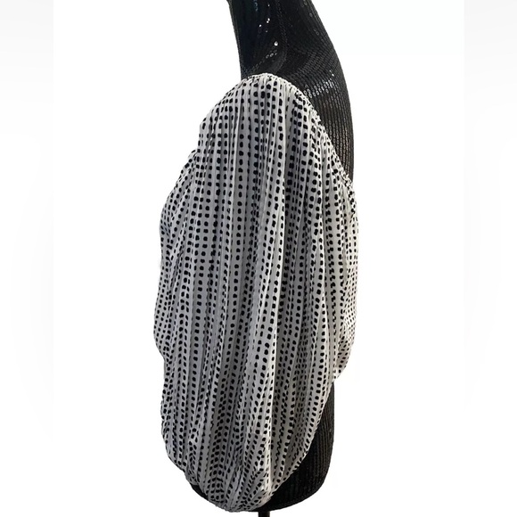 NWT Lucy Paris Off The Shoulder Top Blouse Pleated Balloon Sleeves Size XS - Picture 5 of 15